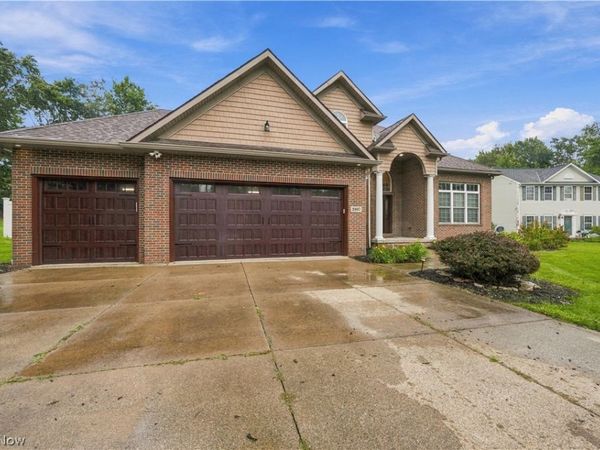 2807 Alexandria Court , Uniontown, OH 44685