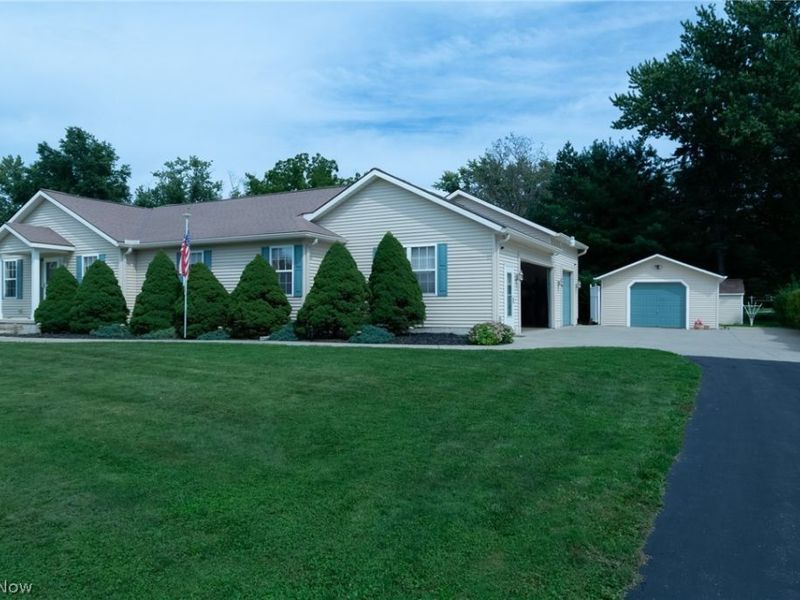 6433 Oberlin Road, Amherst, OH 44001 Photo 2