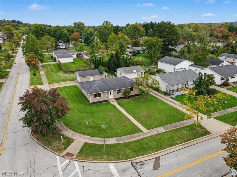 483 Myra Drive, Chardon, OH 44024 Photo 2