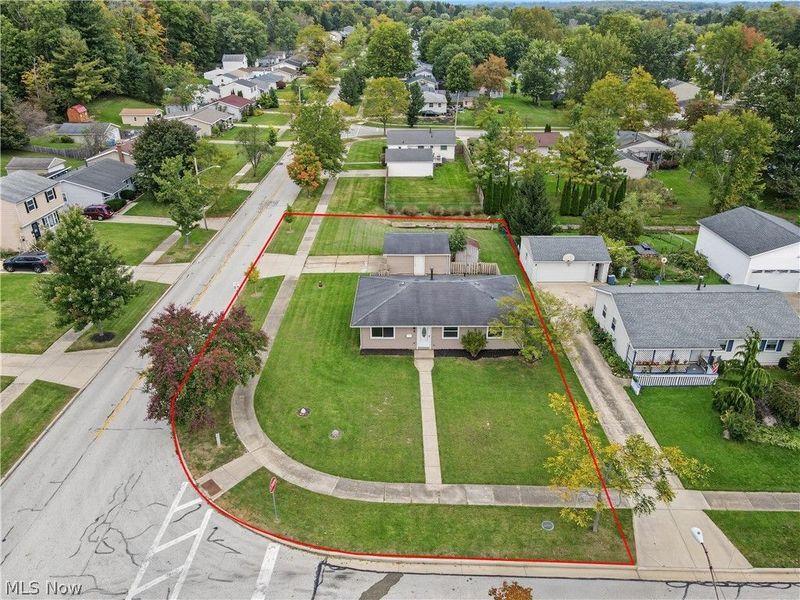 483 Myra Drive, Chardon, OH 44024 Photo 3