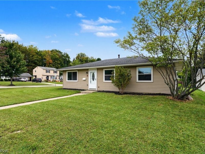 483 Myra Drive, Chardon, OH 44024 Photo 4