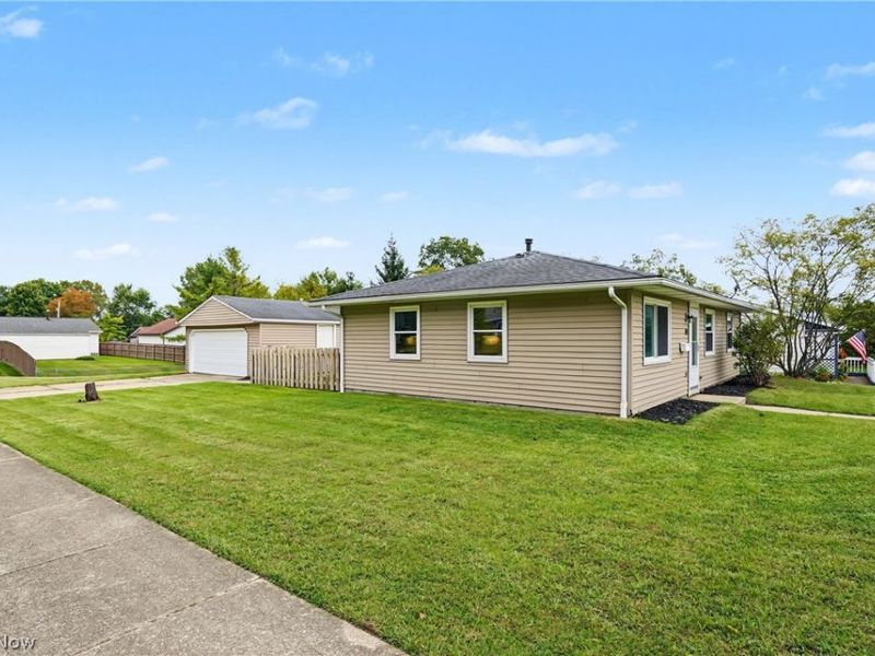 483 Myra Drive, Chardon, OH 44024 Photo 6