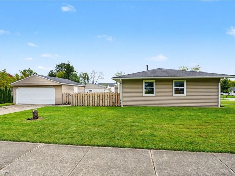 483 Myra Drive, Chardon, OH 44024 Photo 7