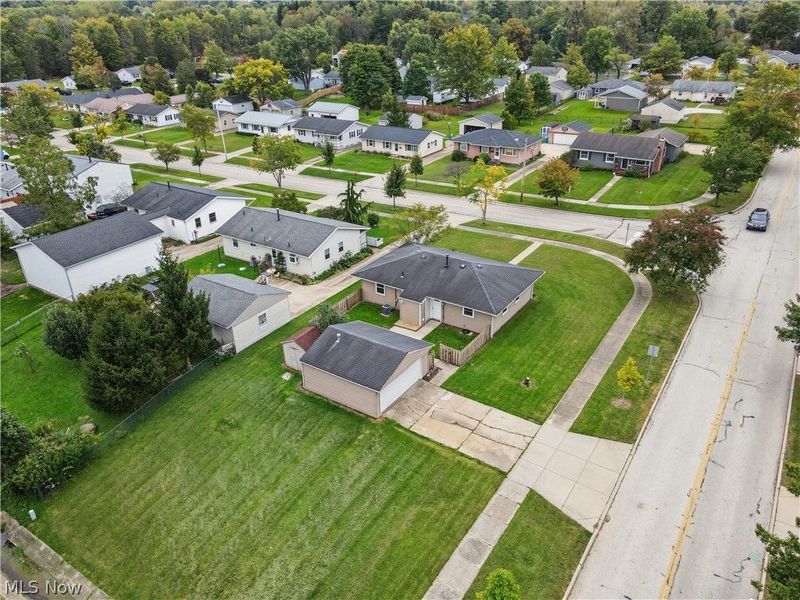 483 Myra Drive, Chardon, OH 44024 Photo 8
