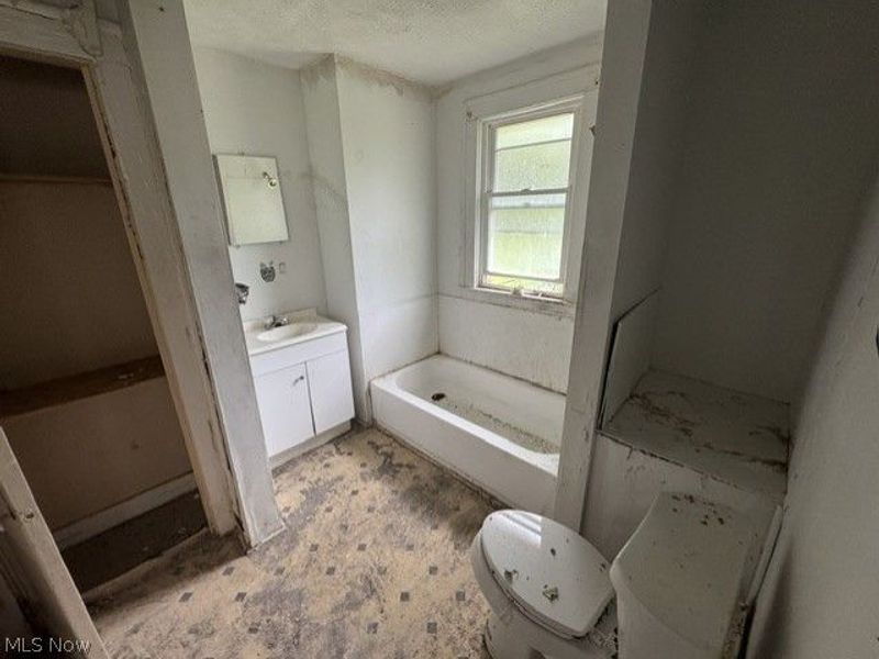 13401 Bartlett Avenue , Cleveland, OH 44120 Photo 7
