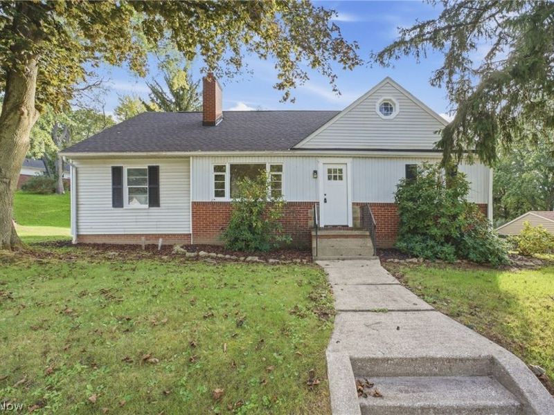 2300 38th Street NW, Canton, OH 44709 Photo 1
