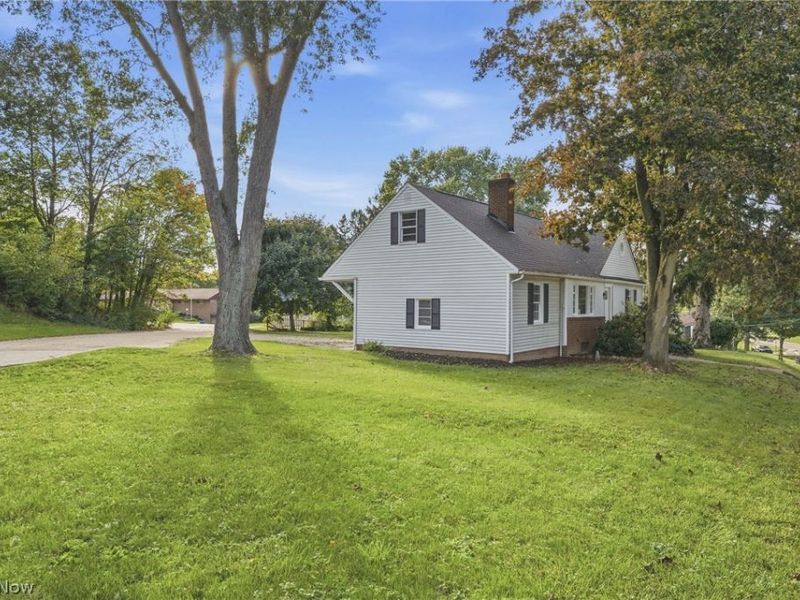 2300 38th Street NW, Canton, OH 44709 Photo 3