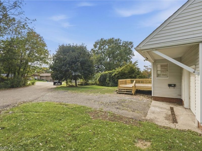 2300 38th Street NW, Canton, OH 44709 Photo 5