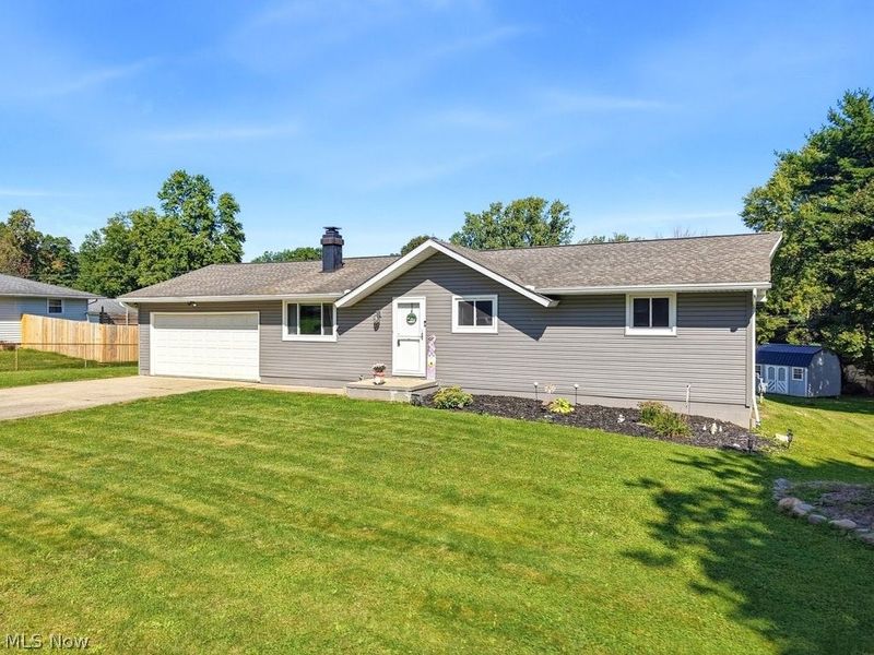 10457 Persimmon Street NW, Canal Fulton, OH 44614 Photo 2