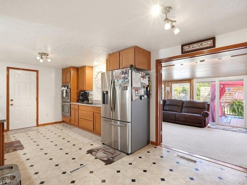 10457 Persimmon Street NW, Canal Fulton, OH 44614 Photo 8