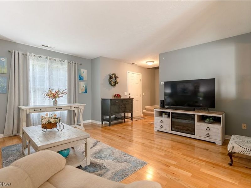 7300 Chatham Court, Unit 23, Northfield, OH 44067 Photo 4