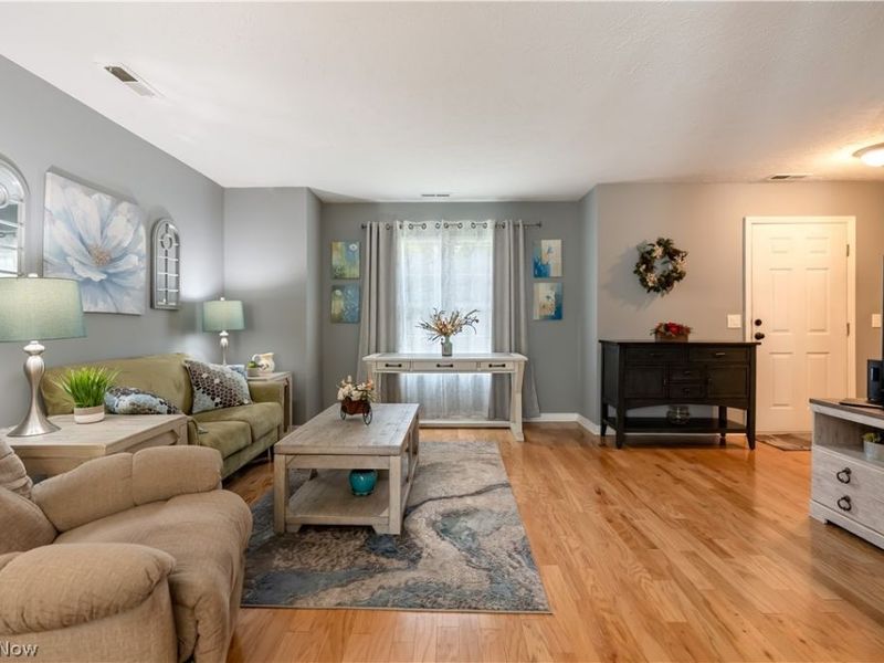 7300 Chatham Court, Unit 23, Northfield, OH 44067 Photo 6