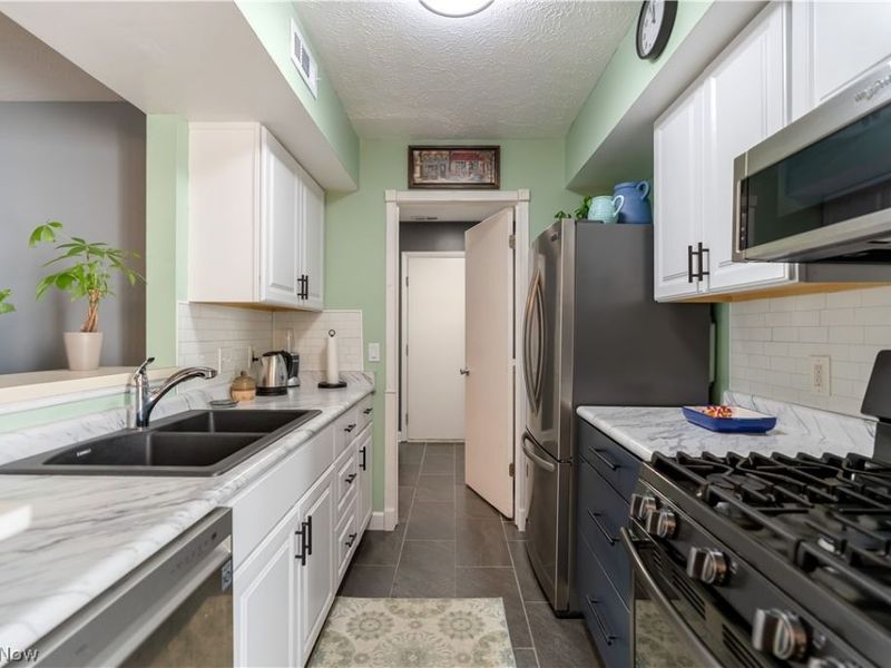 7300 Chatham Court, Unit 23, Northfield, OH 44067 Photo 9