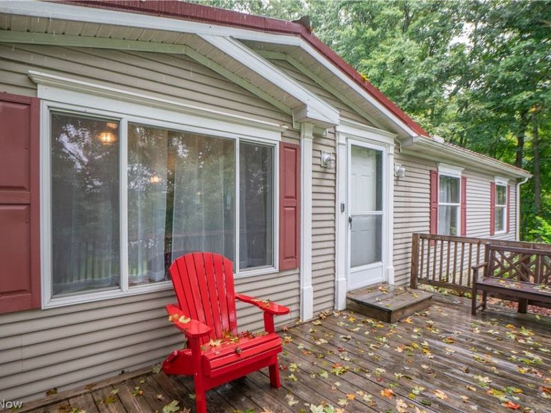 7663 Hudson Drive SW, Navarre, OH 44662 Photo 3