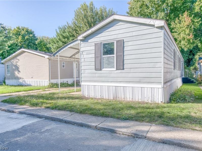 172 Paradise Boulevard, Madison, OH 44057 Photo 2