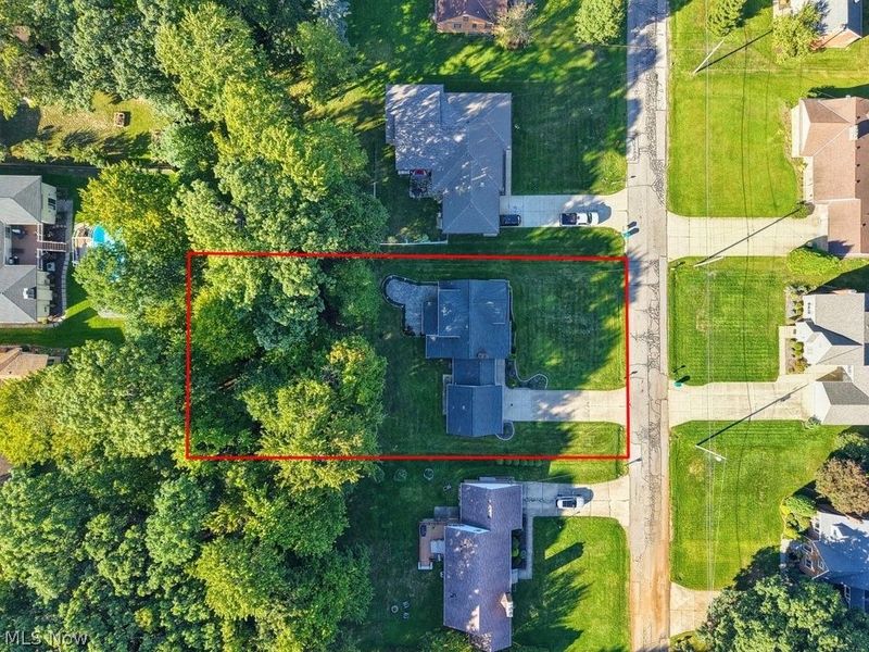 6514 Bonroi Drive, Seven Hills, OH 44131 Photo 2