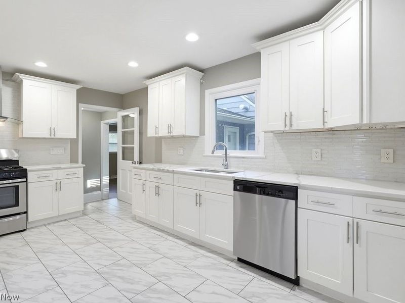 6514 Bonroi Drive, Seven Hills, OH 44131 Photo 9