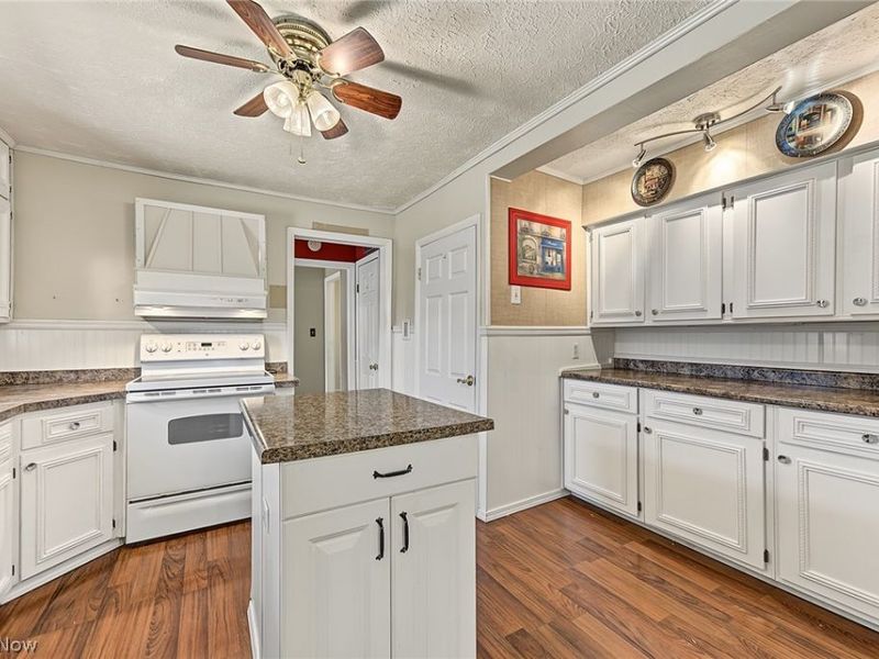 852 Eastwood Avenue, Tallmadge, OH 44278 Photo 10