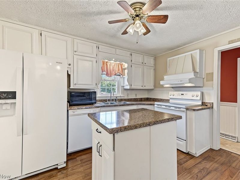 852 Eastwood Avenue, Tallmadge, OH 44278 Photo 11