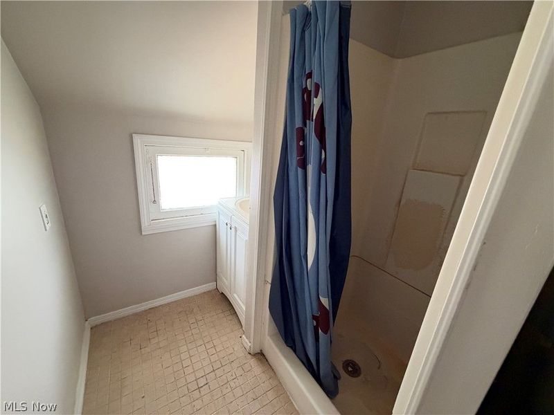 3901 Woburn Avenue, Cleveland, OH 44109 Photo 15