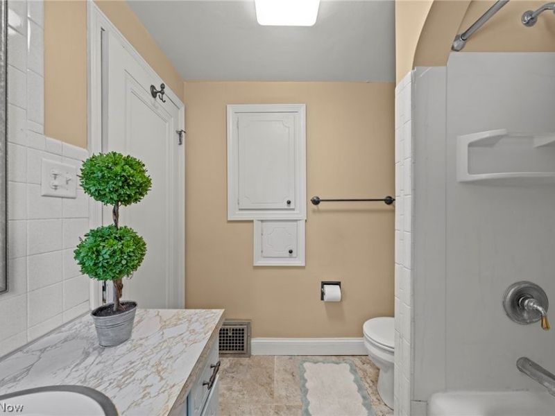 1864 19th Street , Cuyahoga Falls, OH 44223 Photo 32