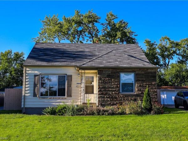 20657 Bowling Green Road , Maple Heights, OH 44137