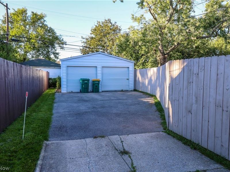 20657 Bowling Green Road , Maple Heights, OH 44137 Photo 22