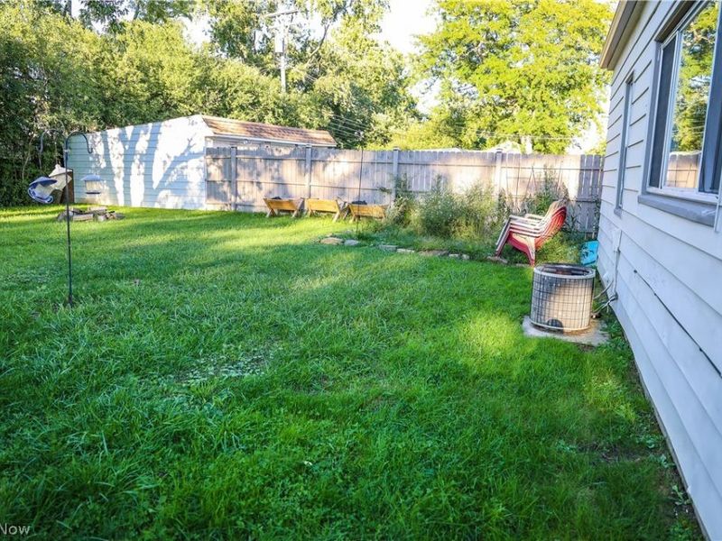 20657 Bowling Green Road , Maple Heights, OH 44137 Photo 24