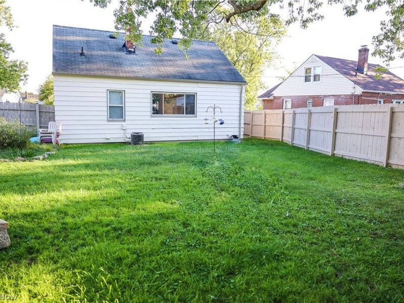20657 Bowling Green Road , Maple Heights, OH 44137 Photo 27