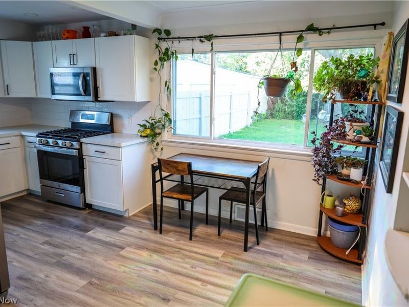 20657 Bowling Green Road , Maple Heights, OH 44137 Photo 8