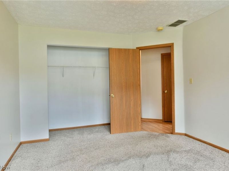 3287 Pheasant Run Road, Unit B, Cortland, OH 44410 Photo 10
