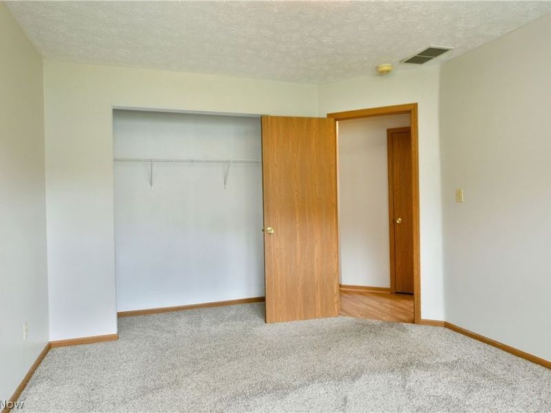 3287 Pheasant Run Road, Unit B, Cortland, OH 44410 Photo 11