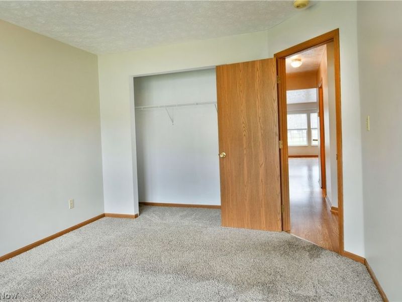 3287 Pheasant Run Road, Unit B, Cortland, OH 44410 Photo 12