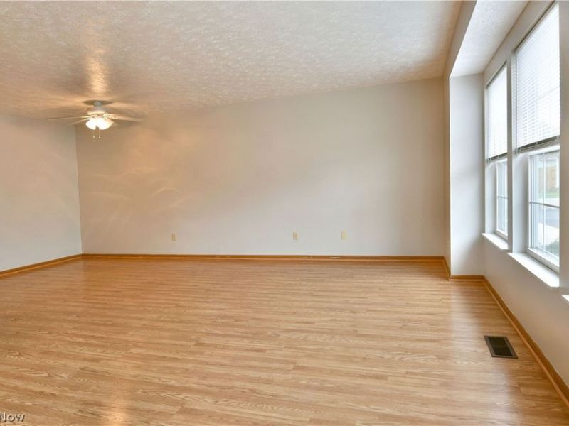 3287 Pheasant Run Road, Unit B, Cortland, OH 44410 Photo 18