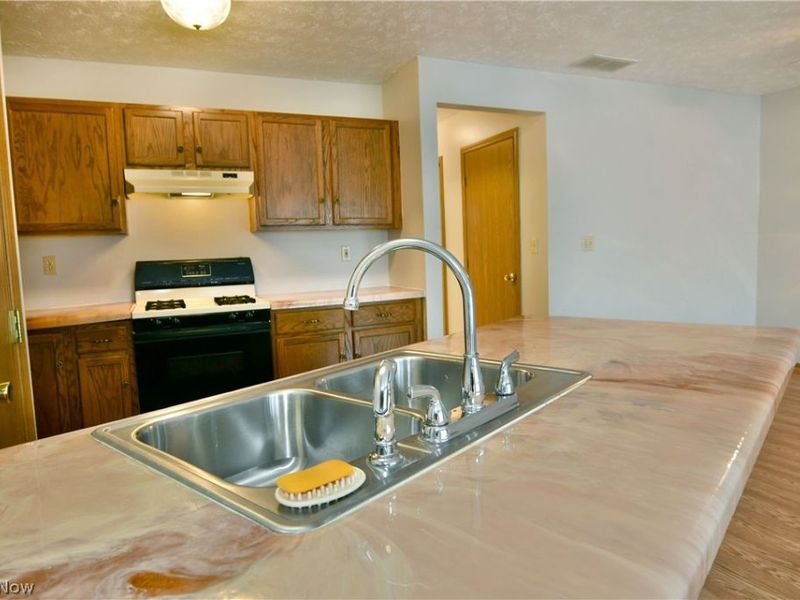 3287 Pheasant Run Road, Unit B, Cortland, OH 44410 Photo 23