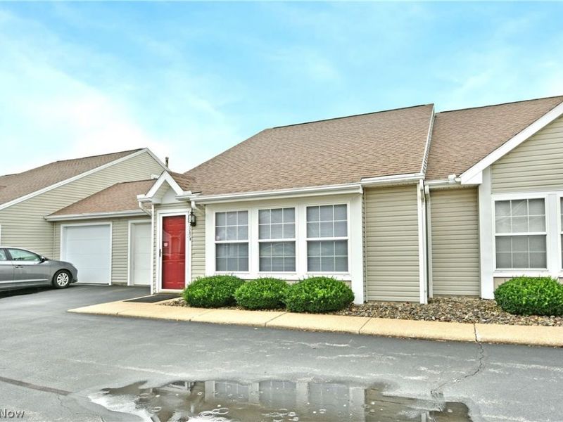 3287 Pheasant Run Road, Unit B, Cortland, OH 44410 Photo 3