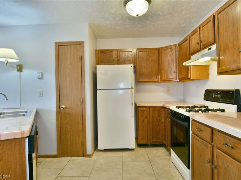 3287 Pheasant Run Road, Unit B, Cortland, OH 44410 Photo 30