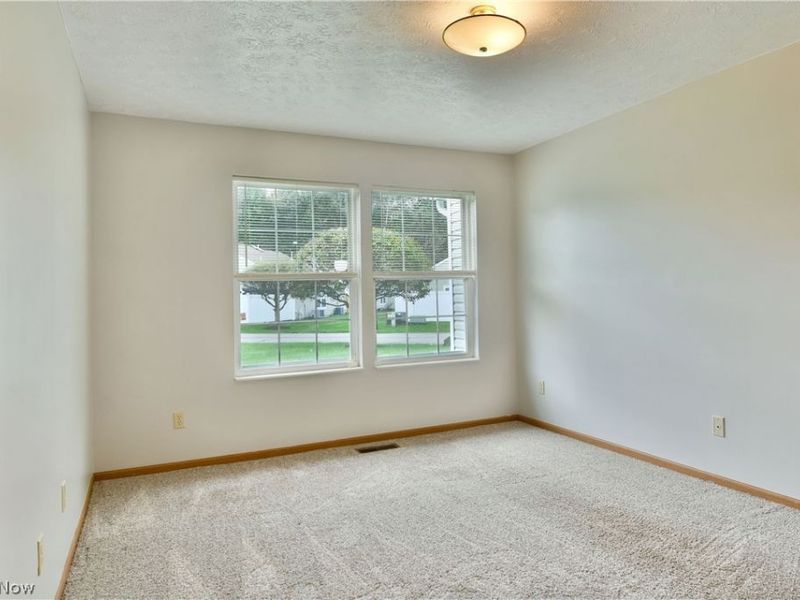 3287 Pheasant Run Road, Unit B, Cortland, OH 44410 Photo 9