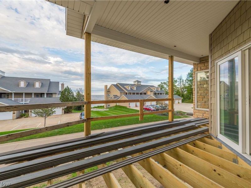2785 Whispering Shores Drive, Vermilion, OH 44089 Photo 12