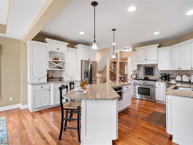 727 Walden Reserve Boulevard, Hinckley, OH 44233 Photo 10