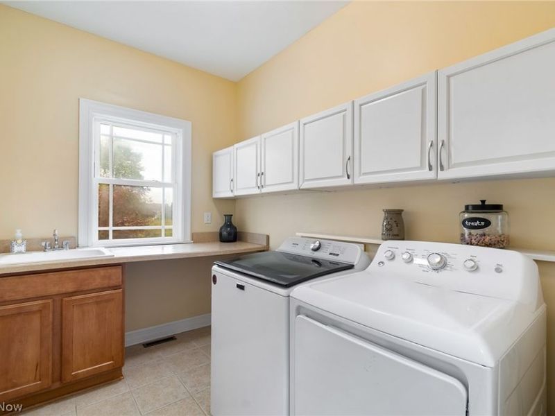727 Walden Reserve Boulevard, Hinckley, OH 44233 Photo 17