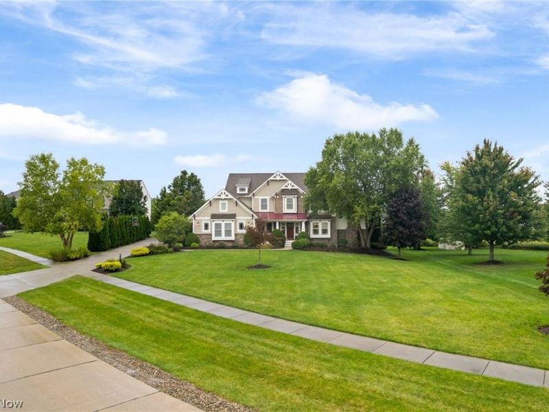 727 Walden Reserve Boulevard, Hinckley, OH 44233 Photo 2