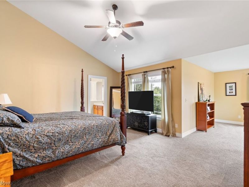 727 Walden Reserve Boulevard, Hinckley, OH 44233 Photo 25