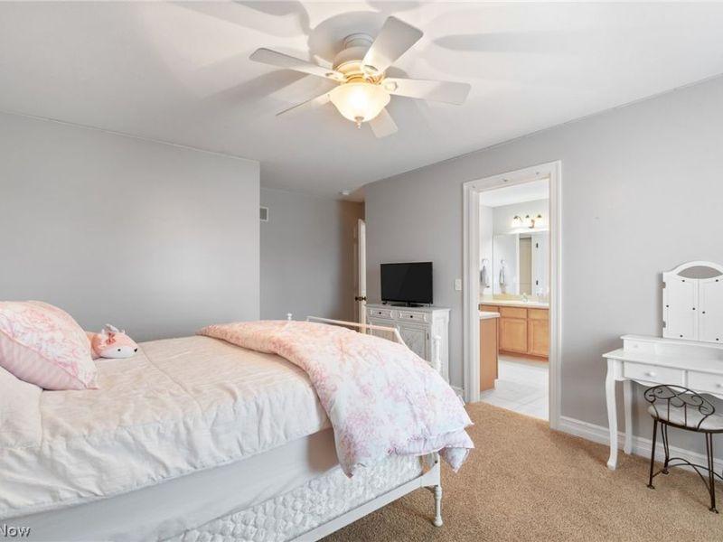 727 Walden Reserve Boulevard, Hinckley, OH 44233 Photo 33