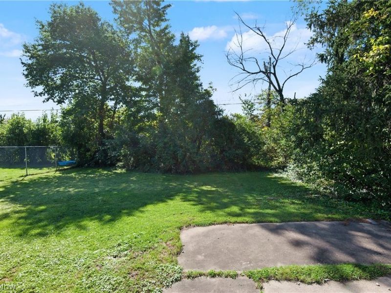 4066 Jeanette Drive SE, Warren, OH 44484 Photo 13