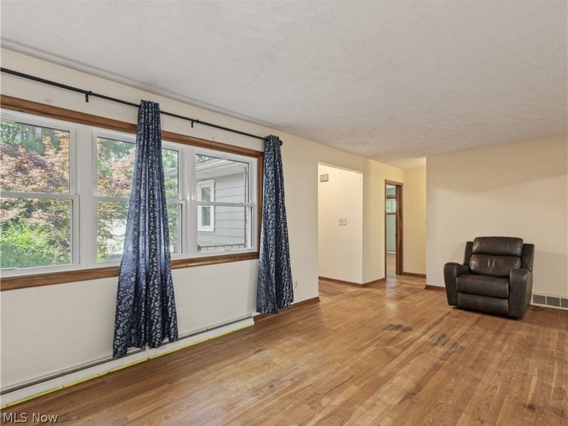 4467 S Main Street, Green, OH 44319 Photo 3