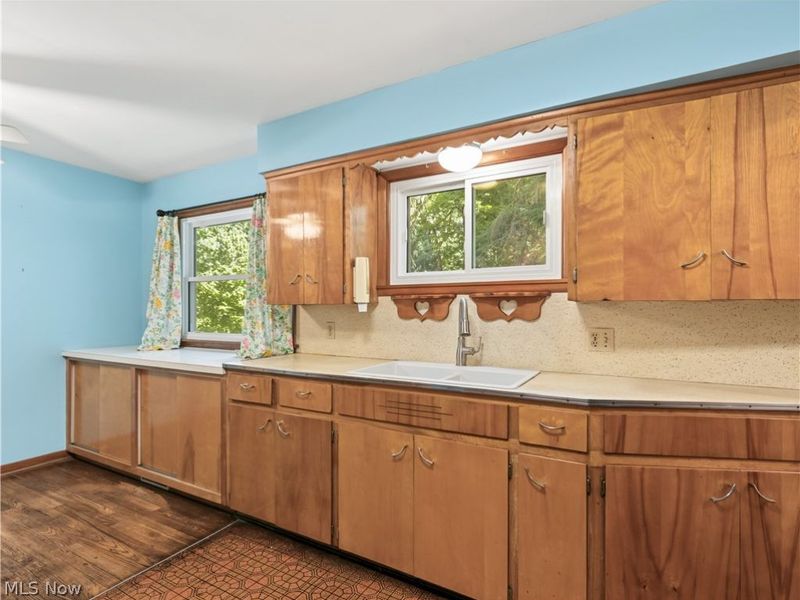 4467 S Main Street, Green, OH 44319 Photo 6