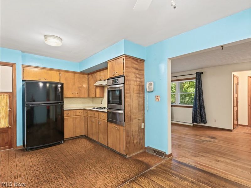 4467 S Main Street, Green, OH 44319 Photo 8