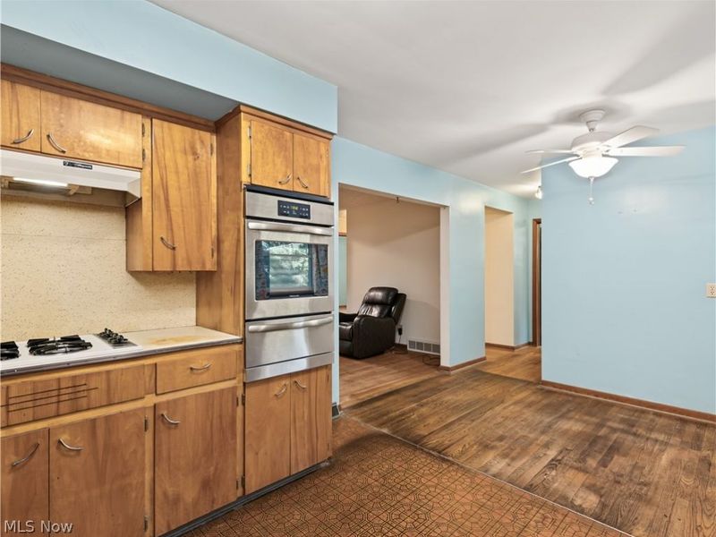 4467 S Main Street, Green, OH 44319 Photo 9