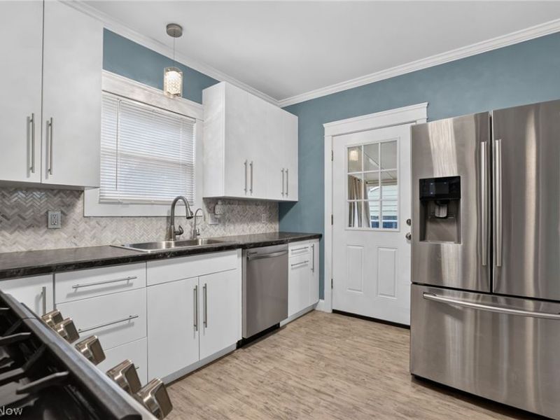3872 E 40th Street, Newburgh Heights, OH 44105 Photo 17